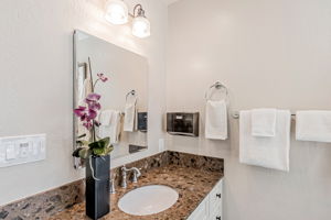 037_6290 Lillian Way
