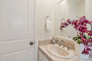 041_6290 Lillian Way
