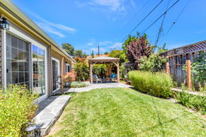 053_6290 Lillian Way