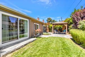 054_6290 Lillian Way