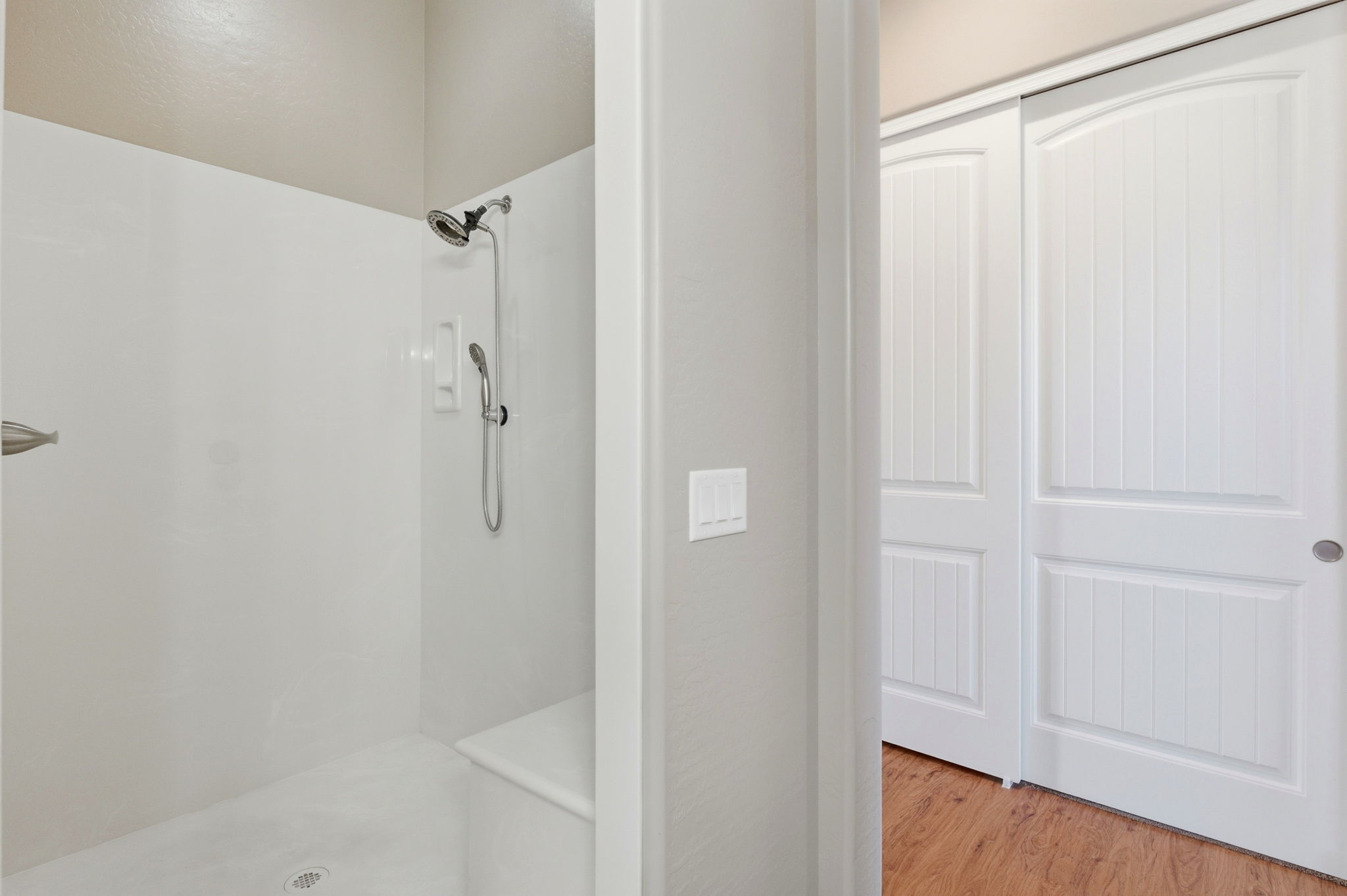 Primary Bathroom (2)