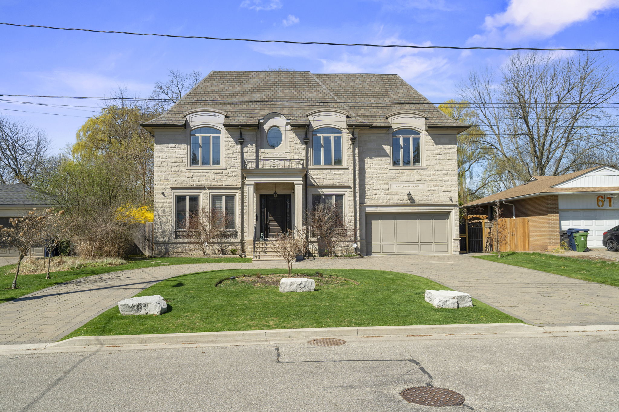 63 Alamosa Dr Toronto, ON M2J 2N8