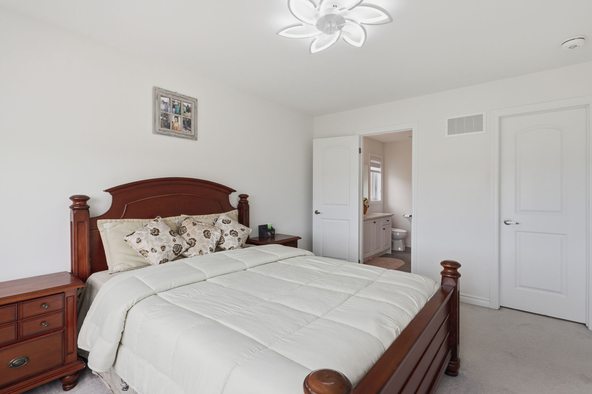 Property in Newmarket — delivered property photograph 32