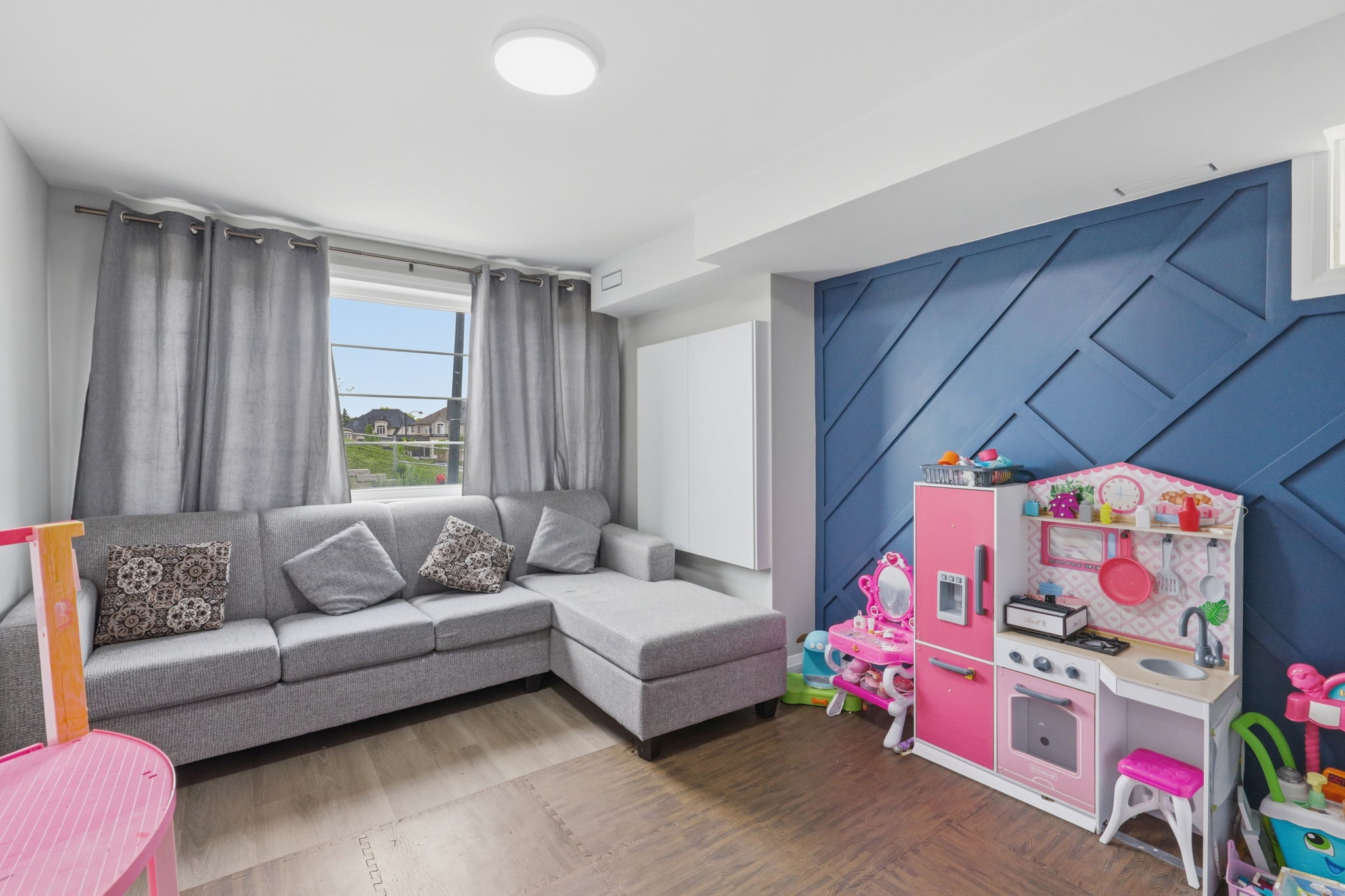 Property in Newmarket — delivered property photograph 36