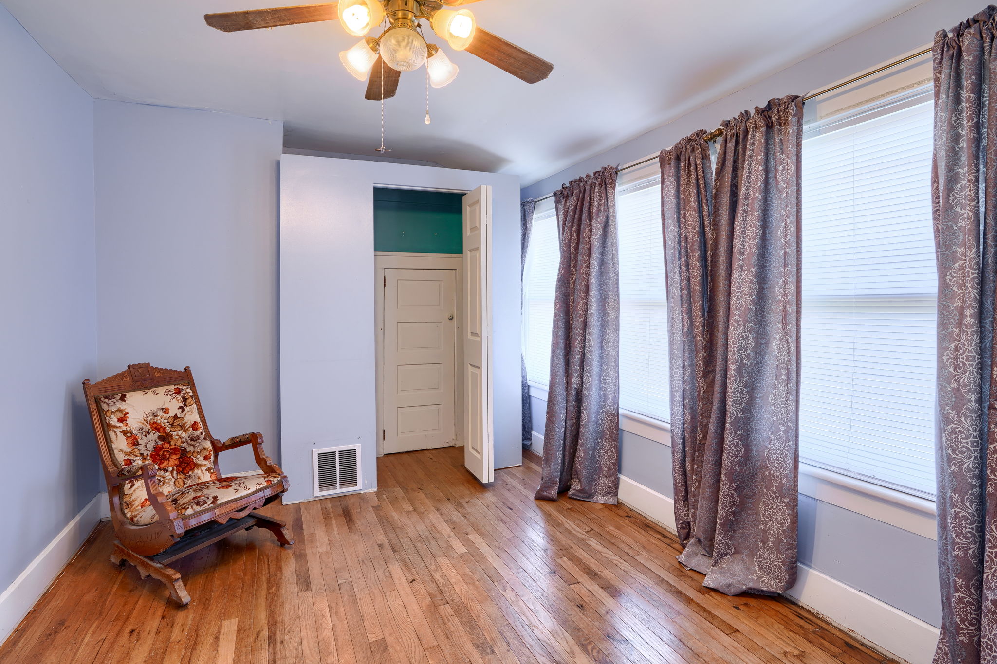63 Center St (43)