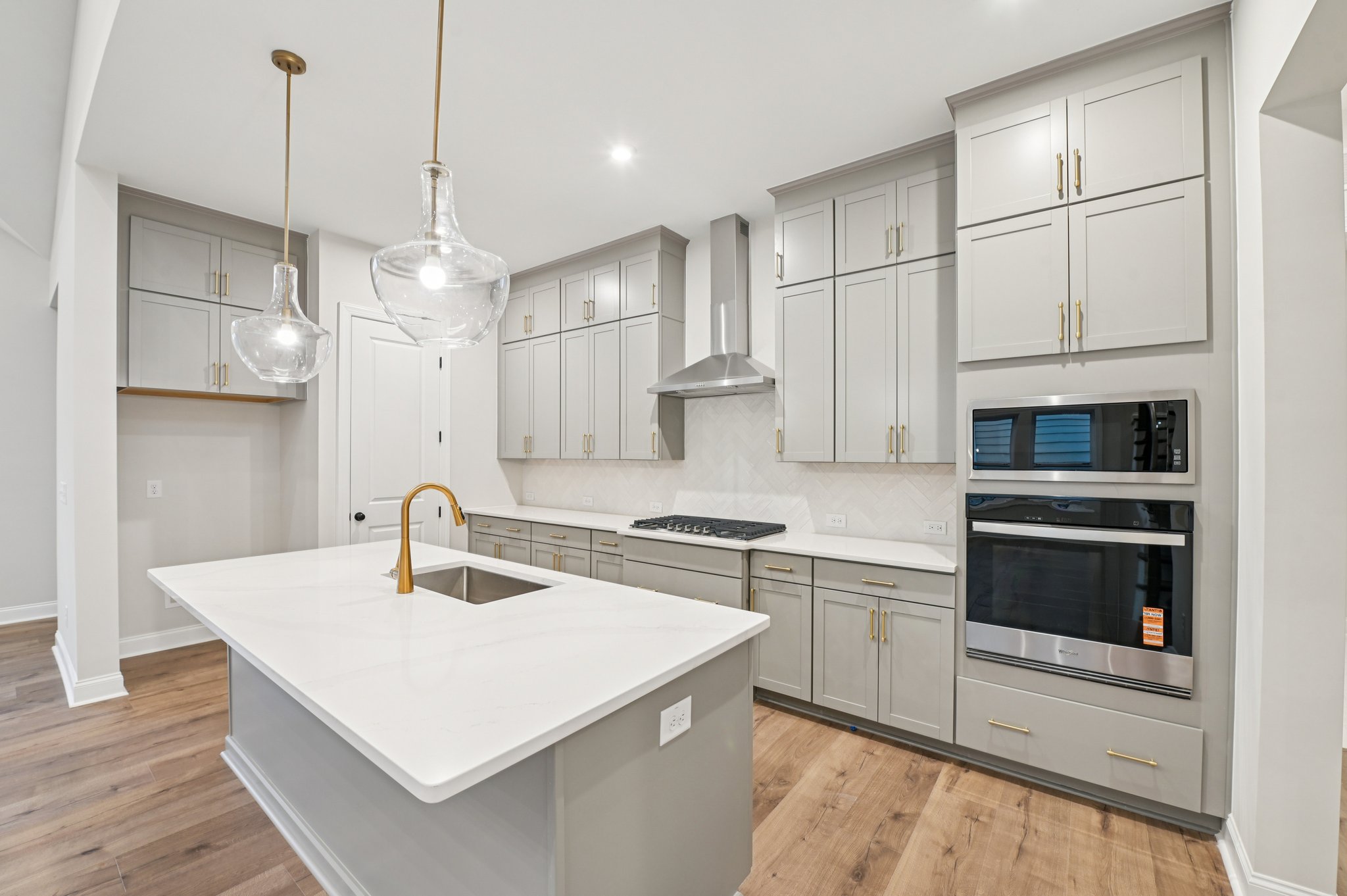 Daybreak Way-S0612-014.jpg
