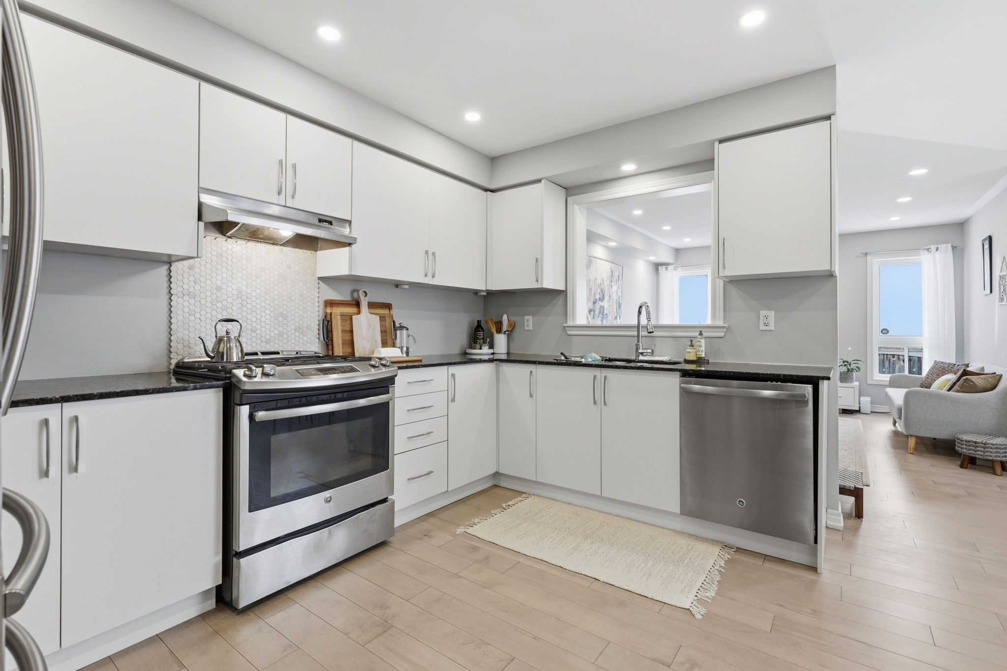 East Gwillimbury property showcase — delivered property photograph 9