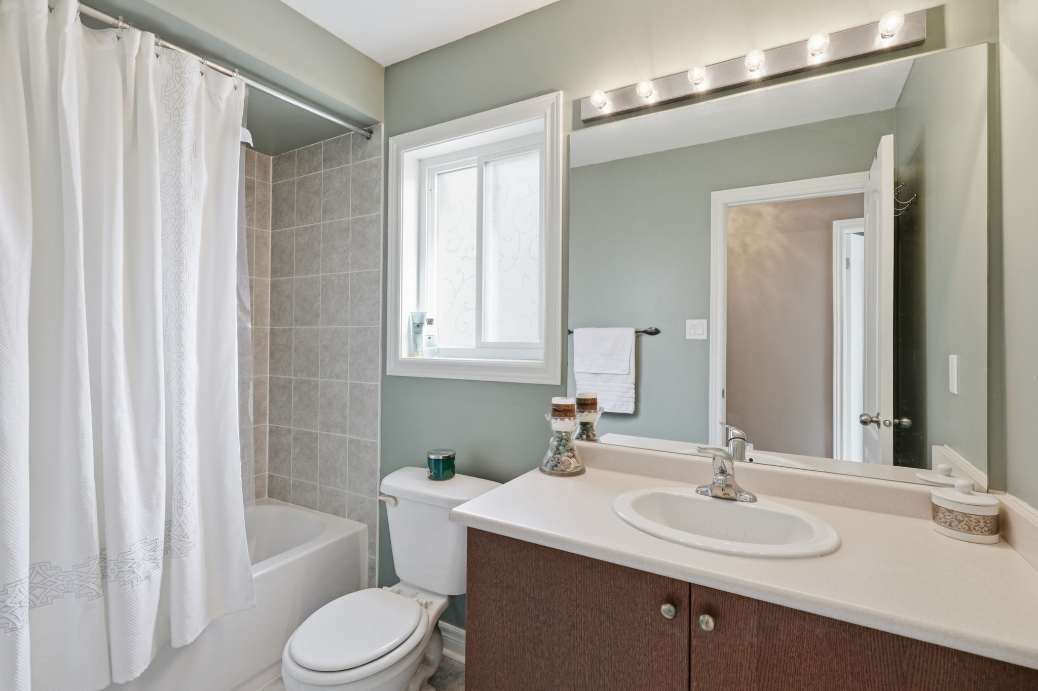 East Gwillimbury property showcase — delivered property photograph 26