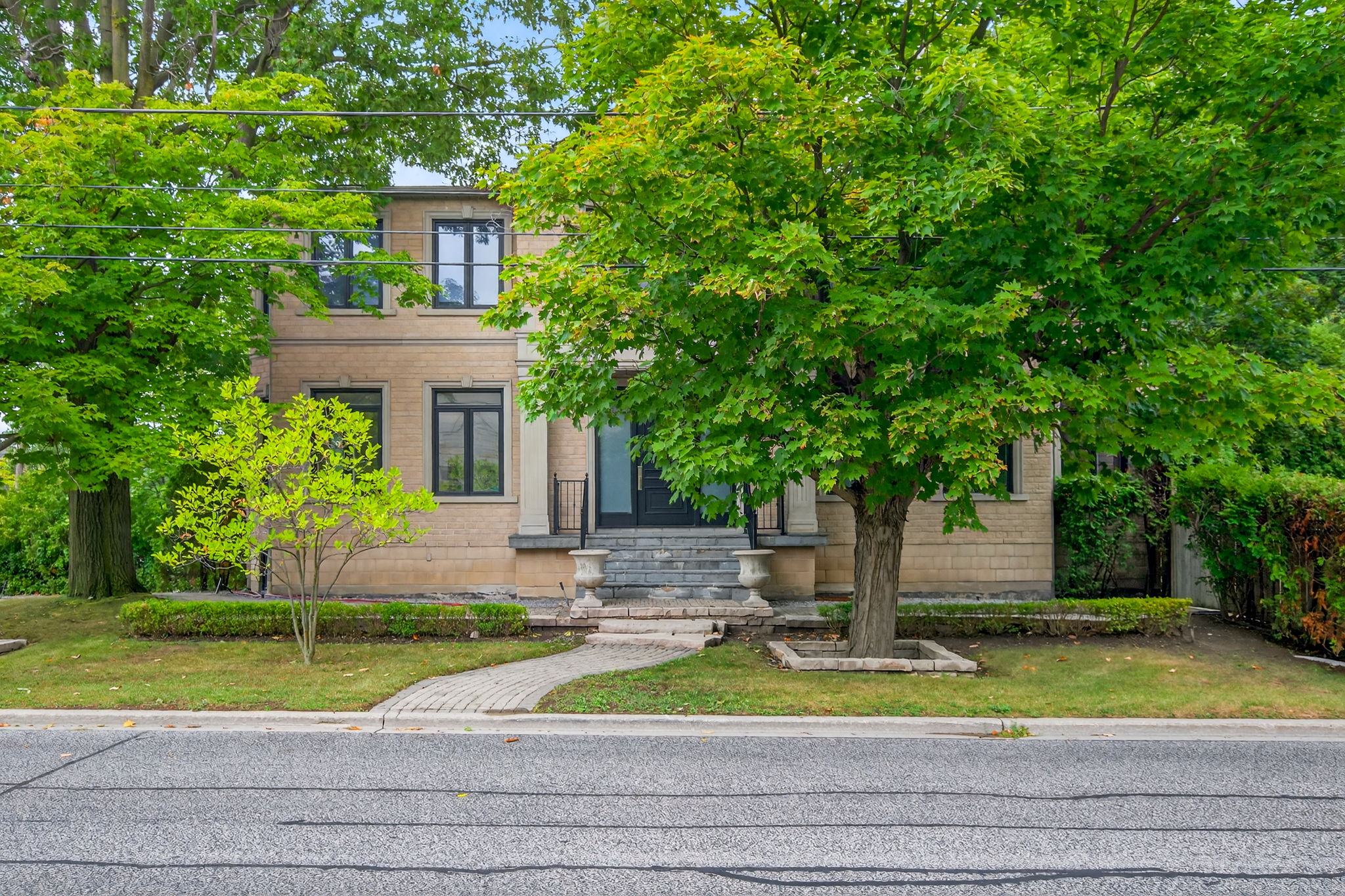 63 Gordon Rd Toronto, ON M2P 1E3