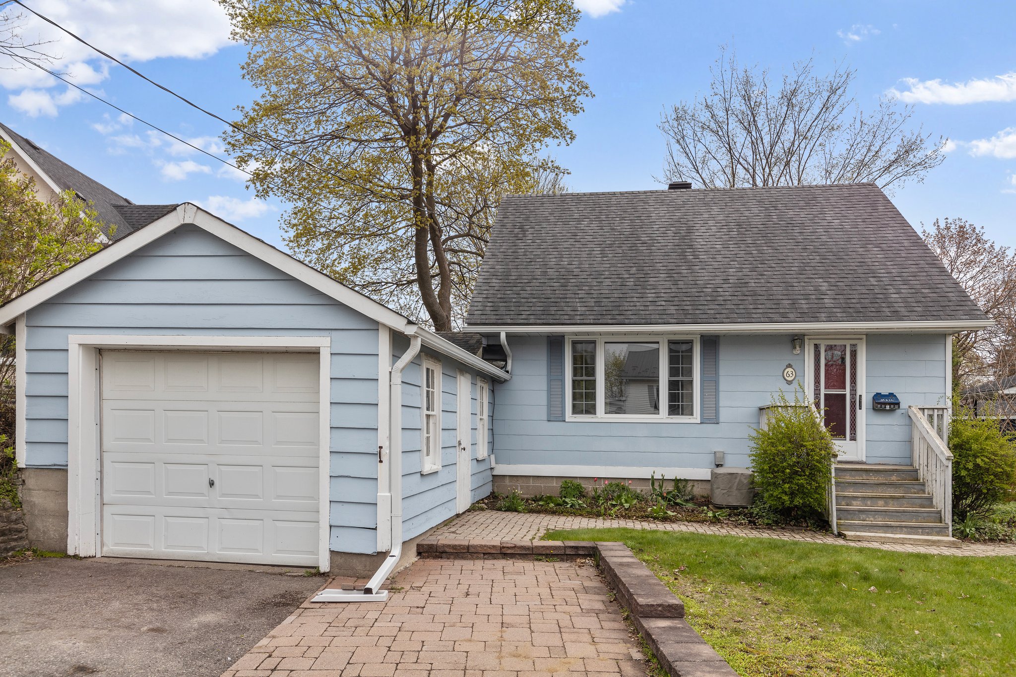 63 Keefer St, Brockville, ON K6V 1R8 Studio 2 Photography