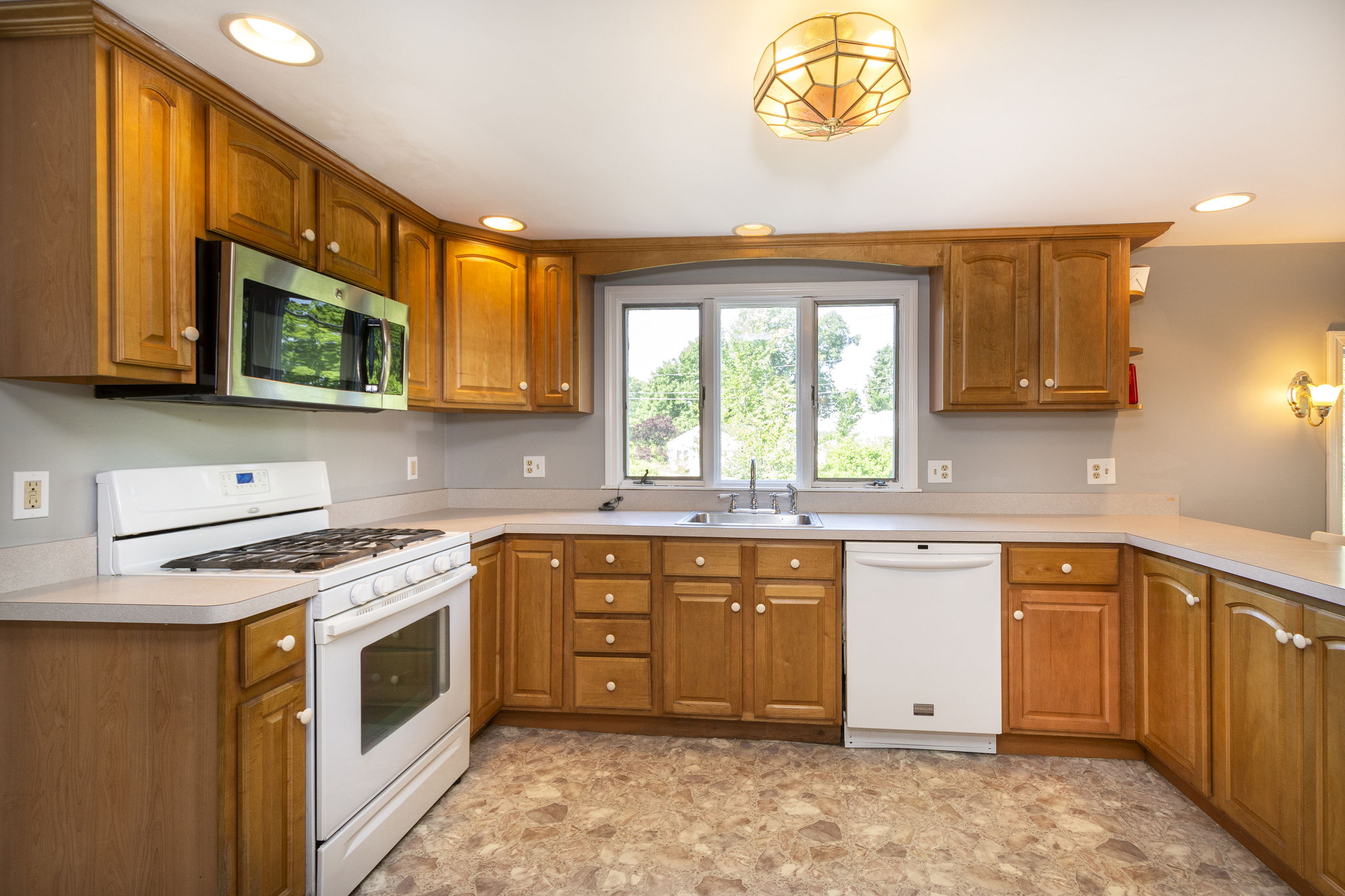  63 Lambert Ave, Weymouth, MA 02189, US Photo 8