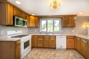  63 Lambert Ave, Weymouth, MA 02189, US Photo 7