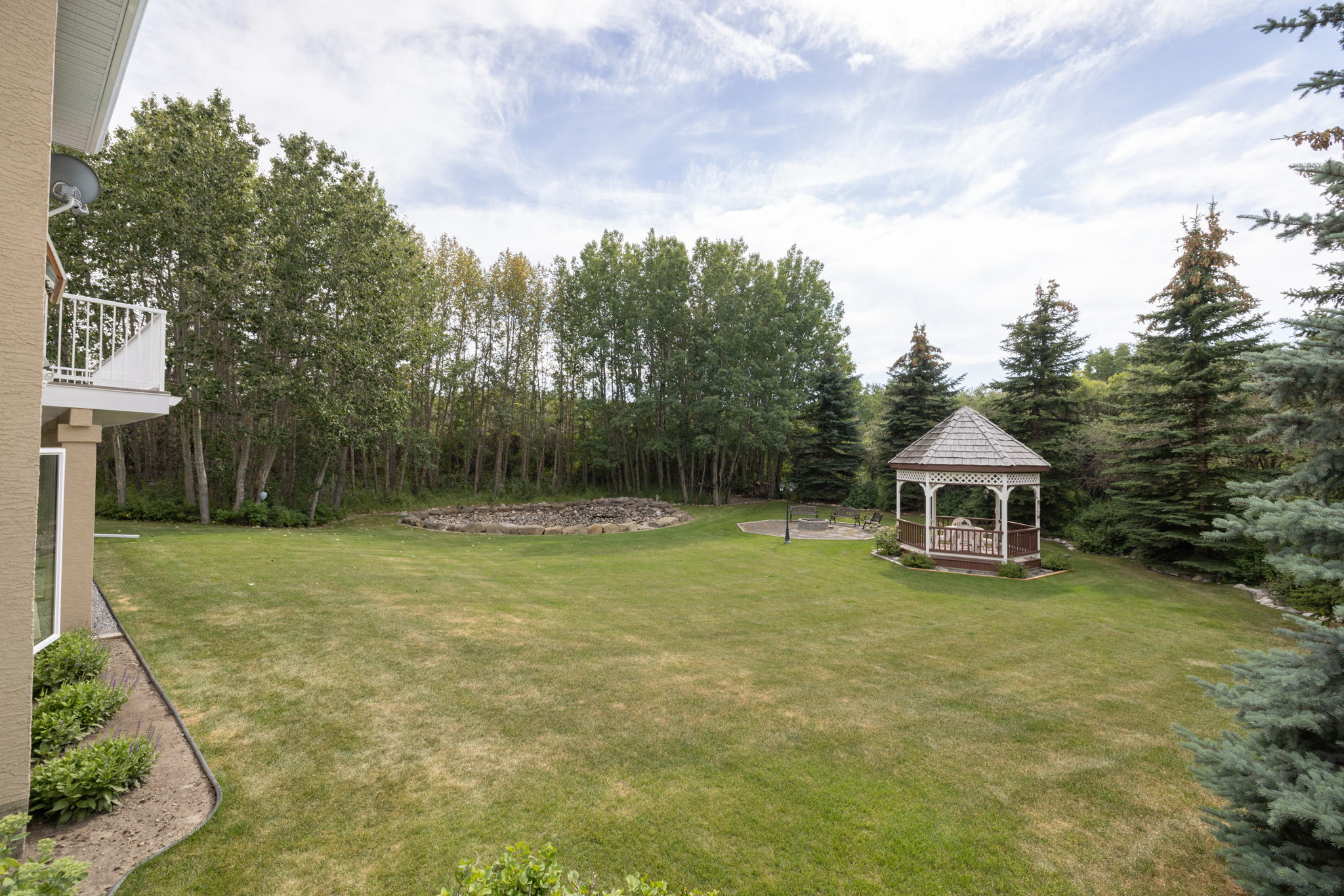 63 Rolling Acres Dr, Calgary, AB T3R 1B8, Canada Photo 78
