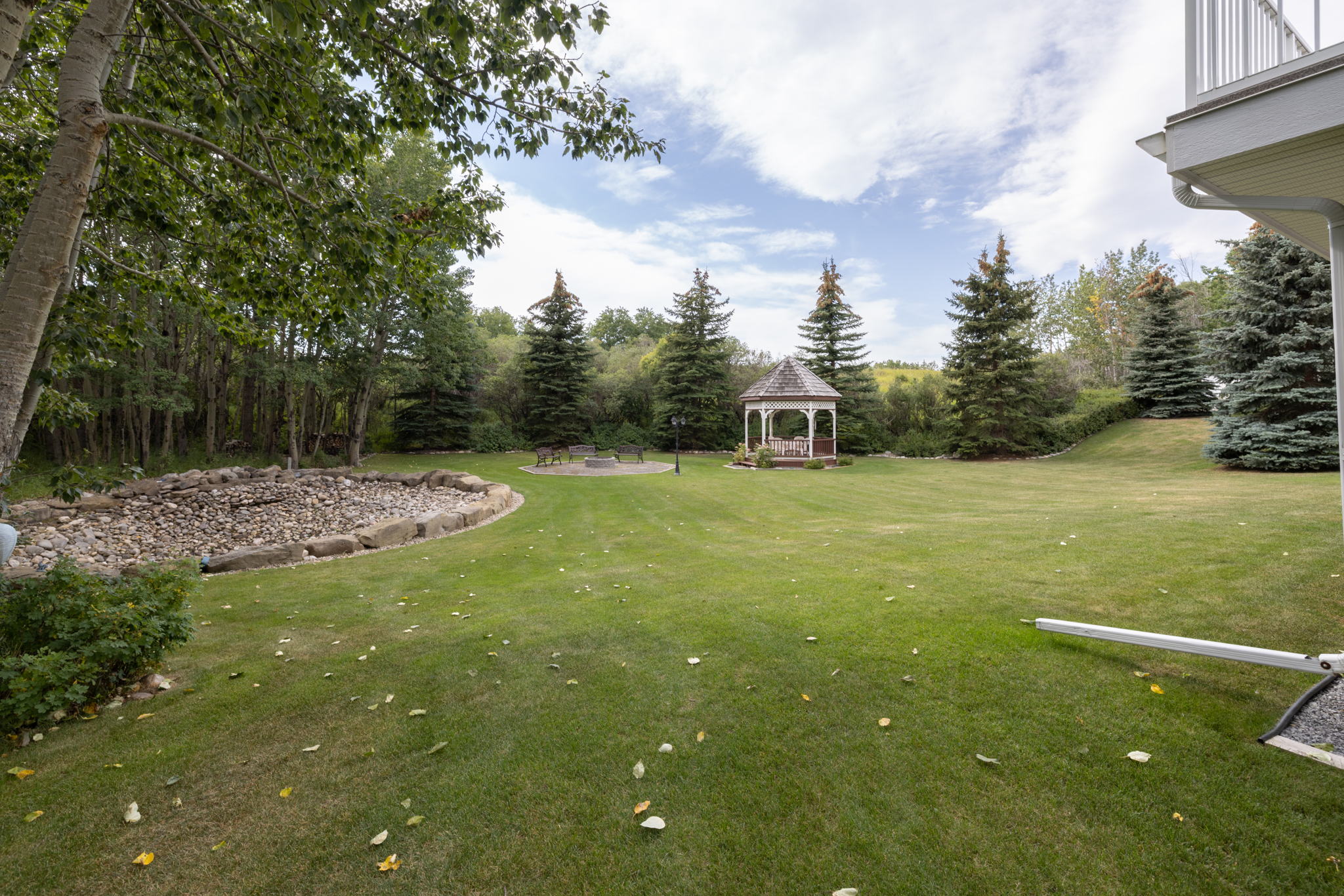 63 Rolling Acres Dr, Calgary, AB T3R 1B8, Canada Photo 92