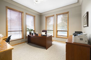 63 Rolling Acres Dr, Calgary, AB T3R 1B8, Canada Photo 18