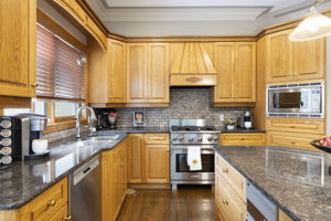 63 Rolling Acres Dr, Calgary, AB T3R 1B8, Canada Photo 28