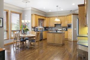 63 Rolling Acres Dr, Calgary, AB T3R 1B8, Canada Photo 24