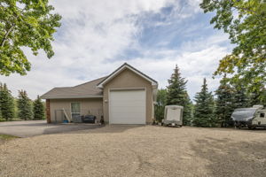 63 Rolling Acres Dr, Calgary, AB T3R 1B8, Canada Photo 74