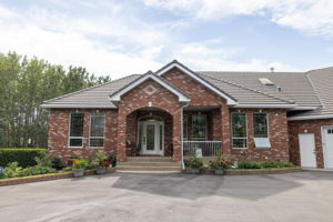63 Rolling Acres Dr, Calgary, AB T3R 1B8, Canada Photo 3