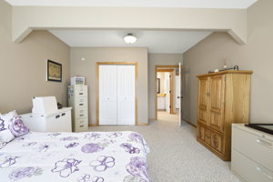 63 Rolling Acres Dr, Calgary, AB T3R 1B8, Canada Photo 63