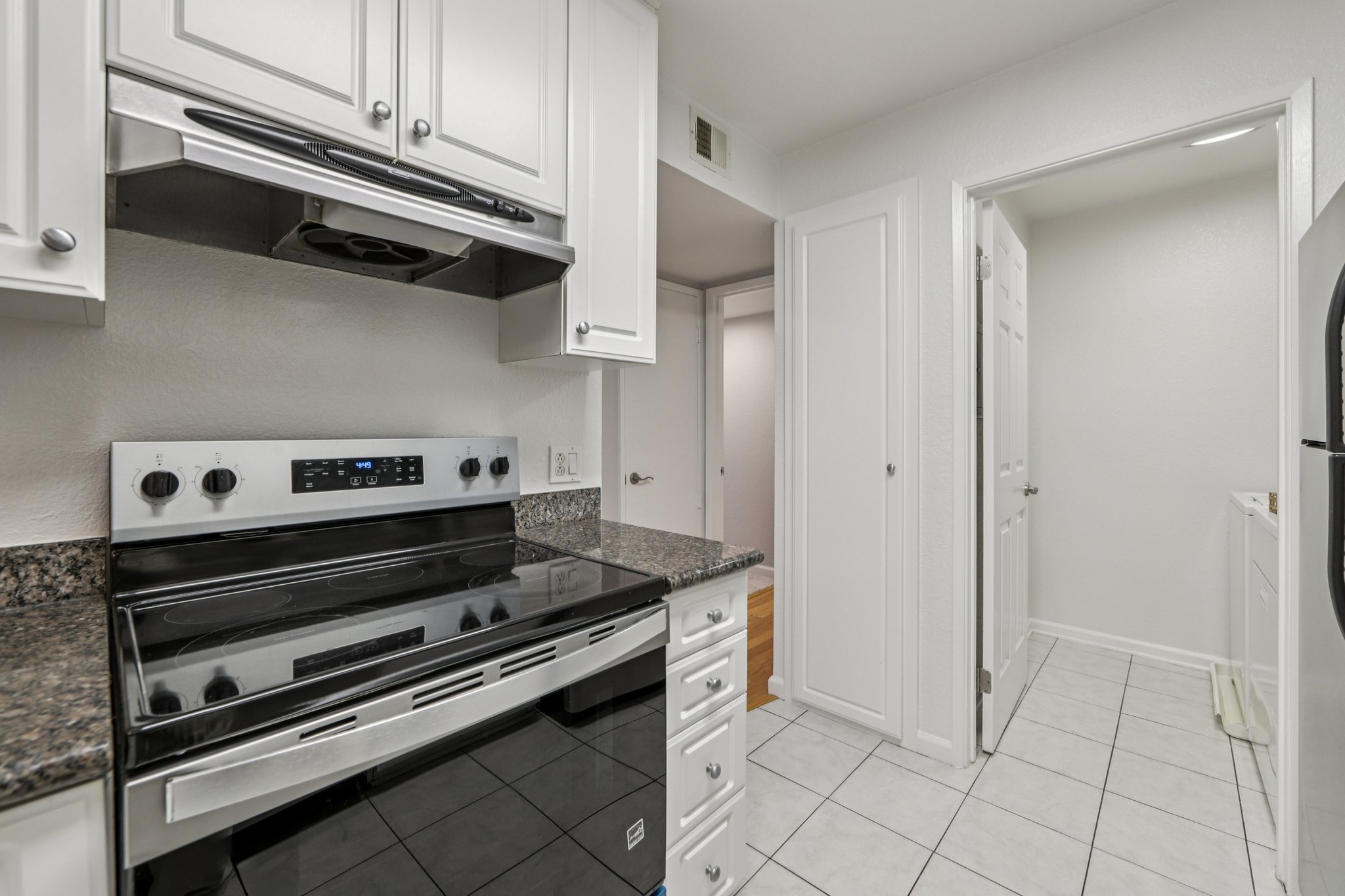 Canyon Oaks Dr-S2103-014.jpg