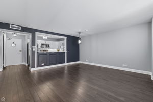 6301 N Sheridan Rd 14N - Brady Miller_100725_009