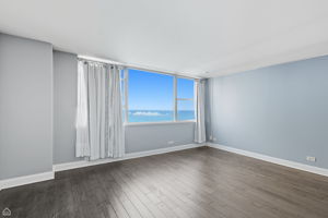 6301 N Sheridan Rd 14N - Brady Miller_100725_010