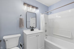 6301 N Sheridan Rd 14N - Brady Miller_100725_012