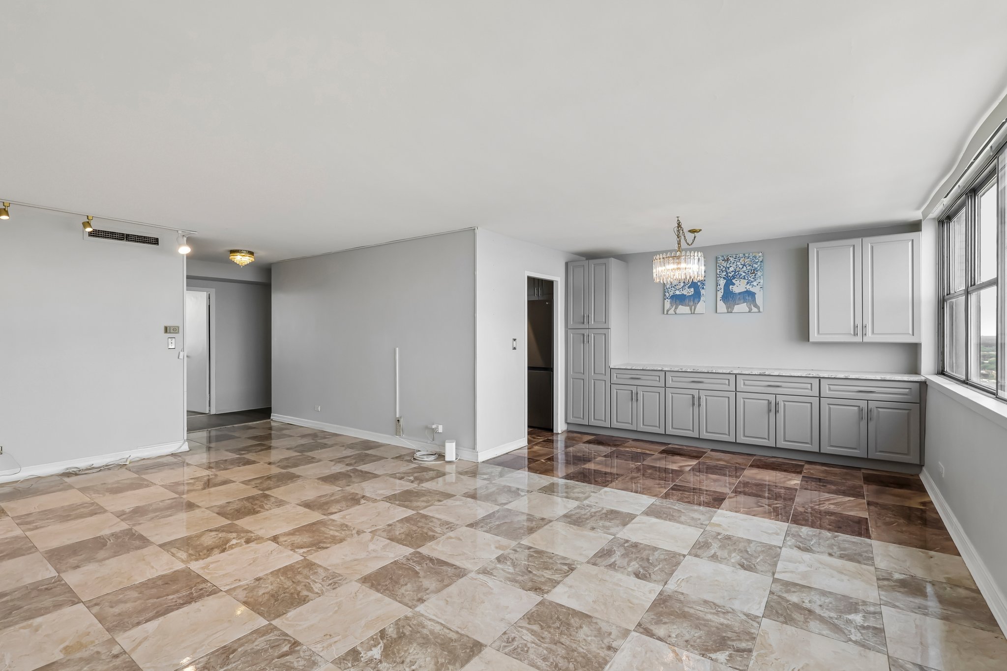 N Sheridan Rd apt 24 e-S2606-009.jpg
