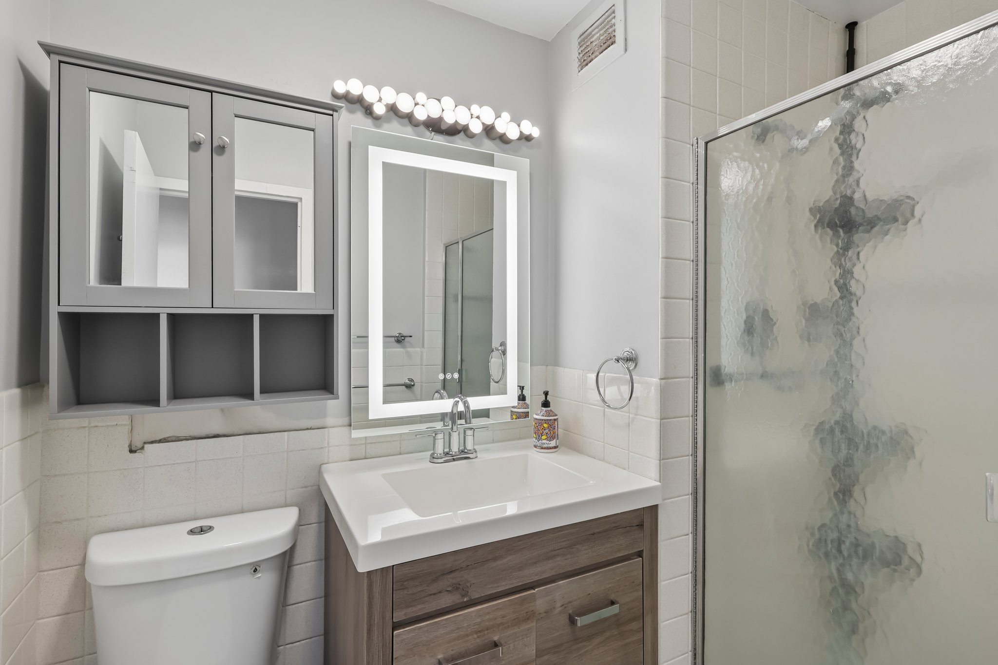 N Sheridan Rd apt 24 e-S2606-019.jpg