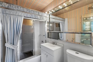 N Sheridan Rd apt 24 e-S2606-014.jpg