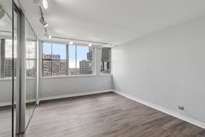 N Sheridan Rd apt 24 e-S2606-016.jpg