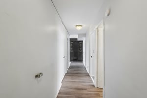 N Sheridan Rd apt 24 e-S2606-020.jpg