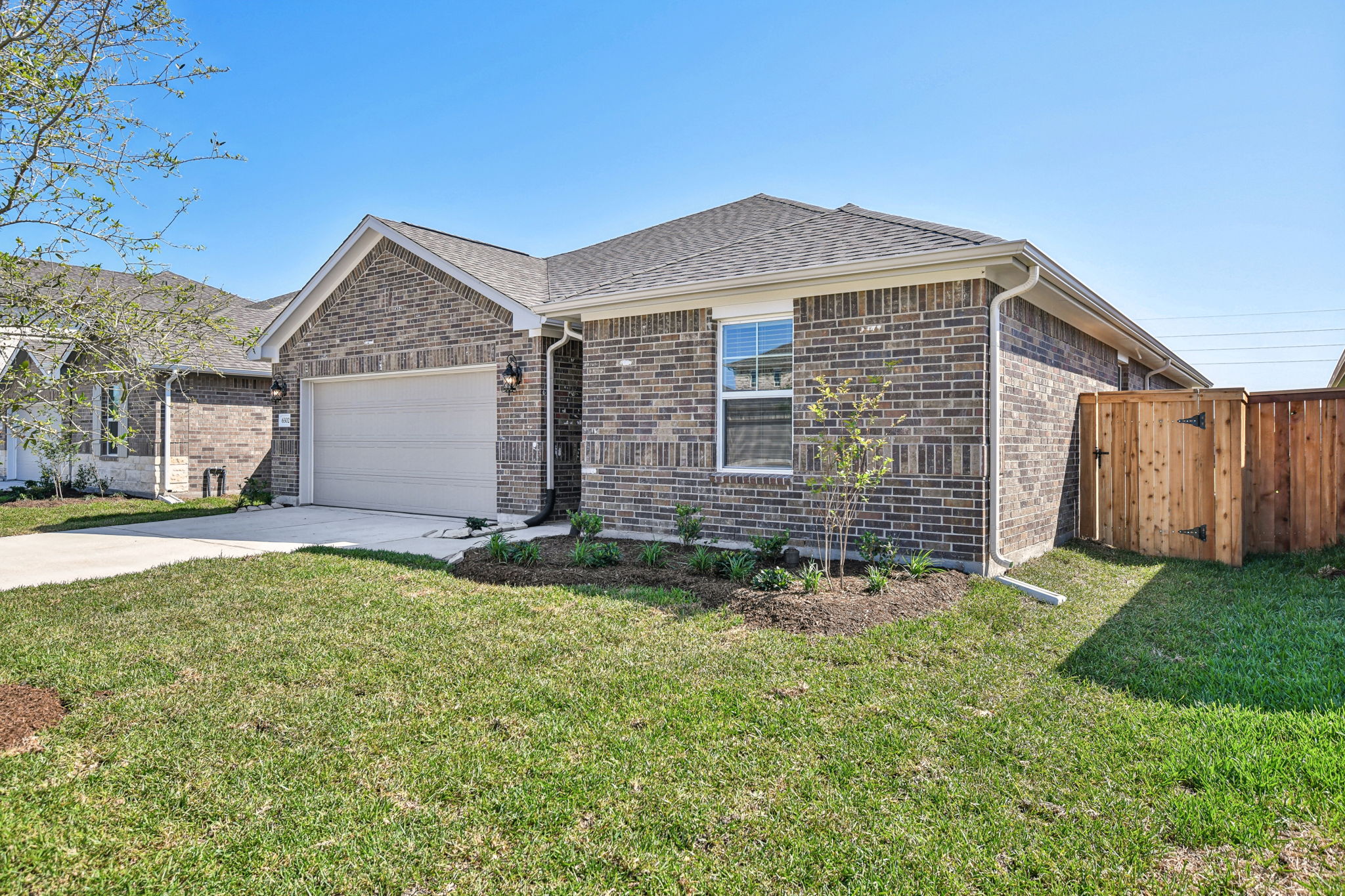 Houston - Wall Street Village - 6302 Brazos Trl, Richmond, TX -  003
