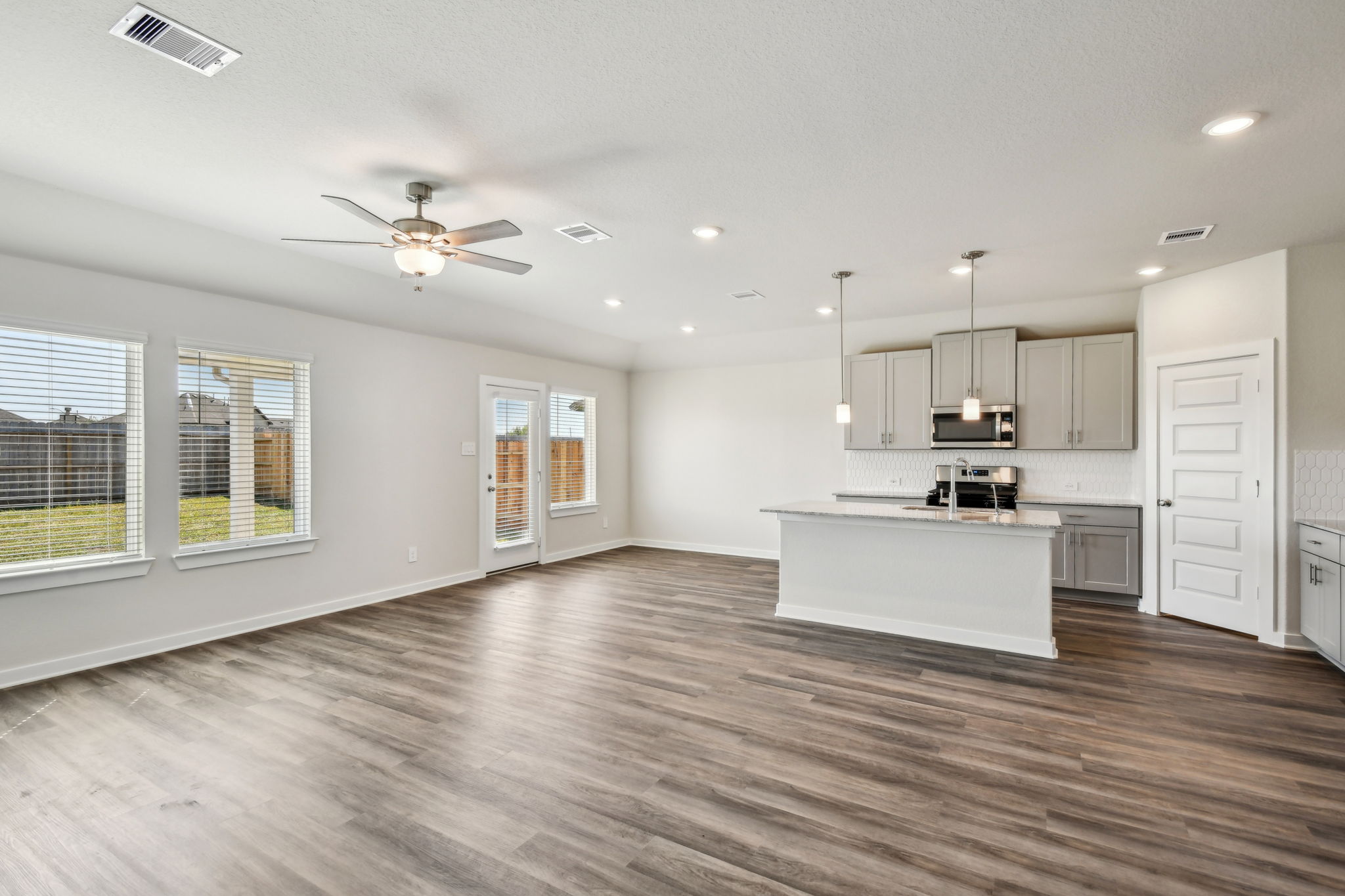 Houston - Wall Street Village - 6302 Brazos Trl, Richmond, TX -  009