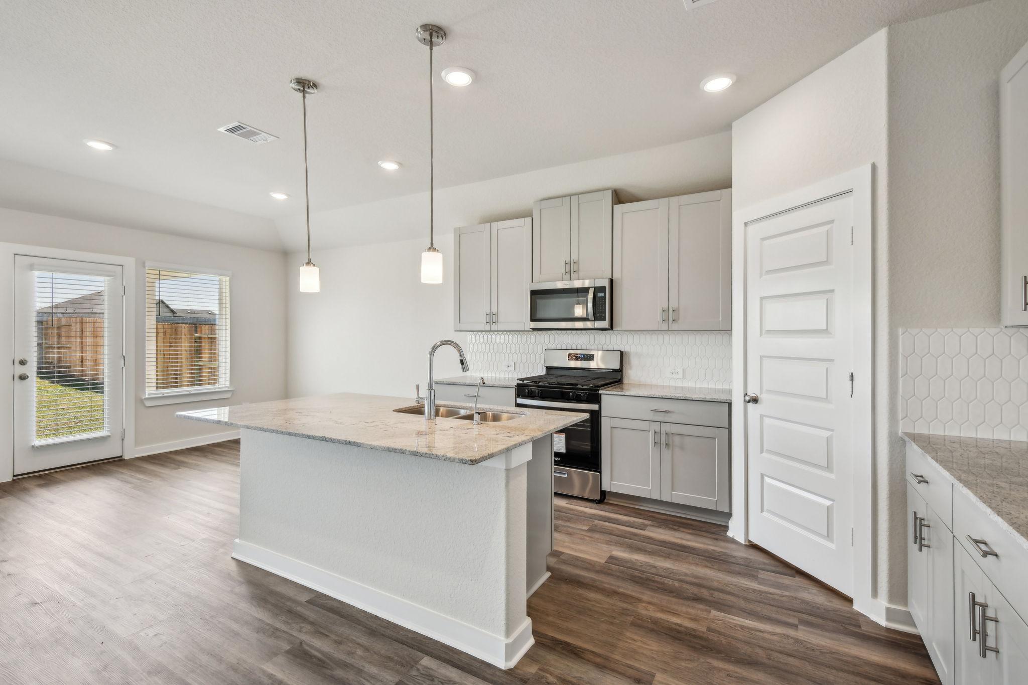 Houston - Wall Street Village - 6302 Brazos Trl, Richmond, TX -  013