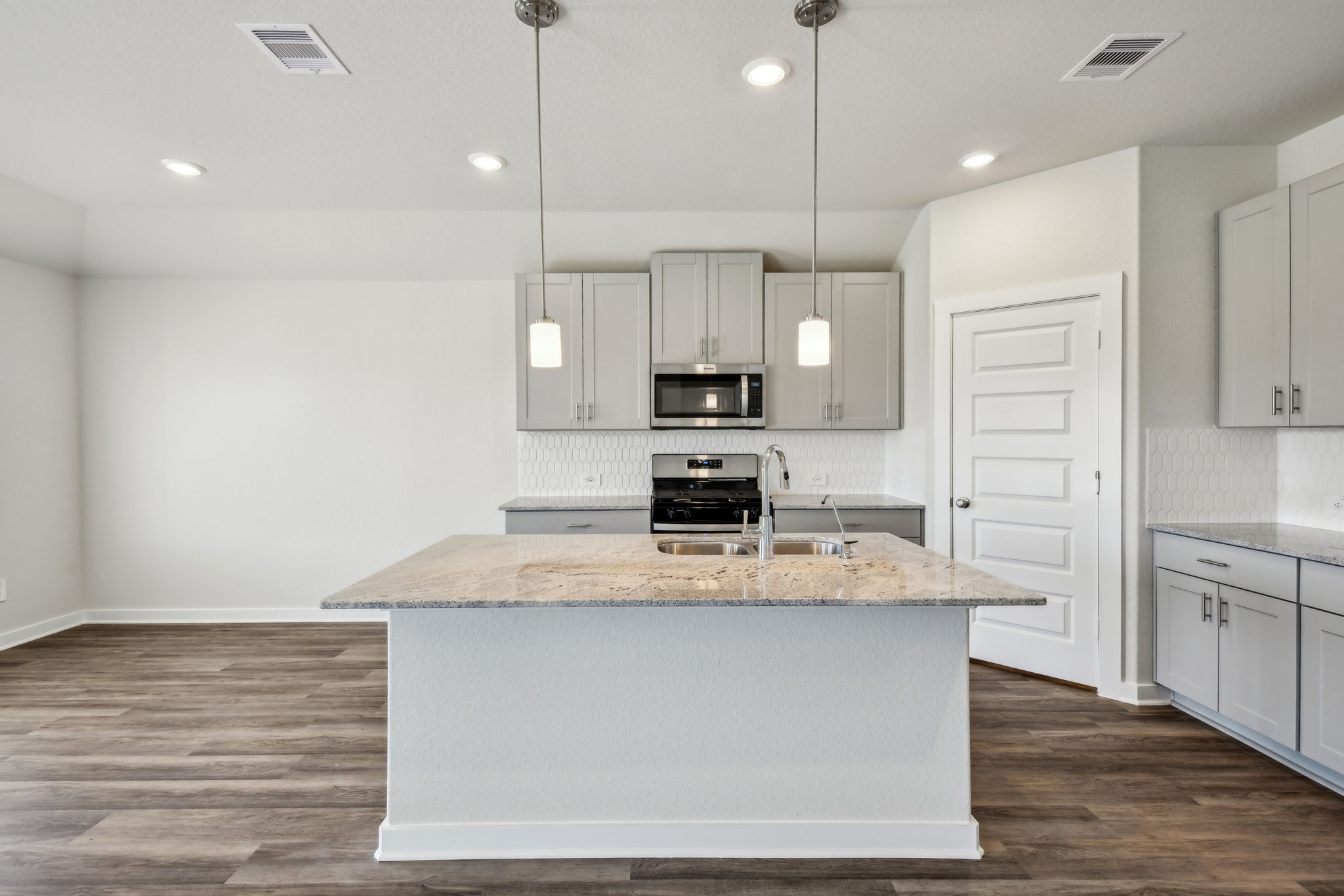 Houston - Wall Street Village - 6302 Brazos Trl, Richmond, TX -  014