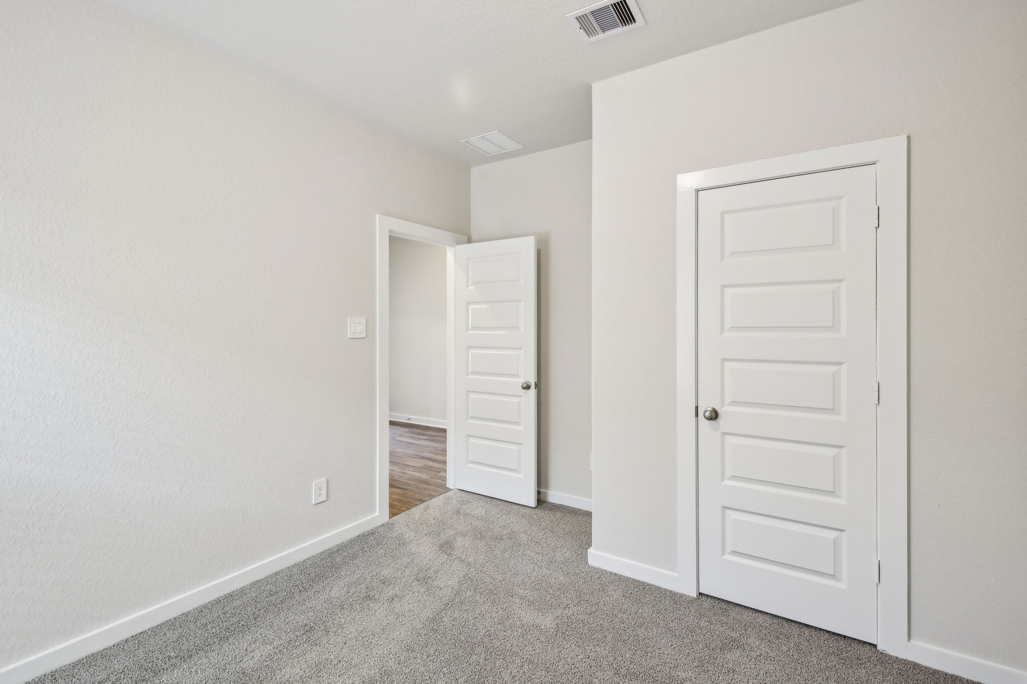 Houston - Wall Street Village - 6302 Brazos Trl, Richmond, TX -  023