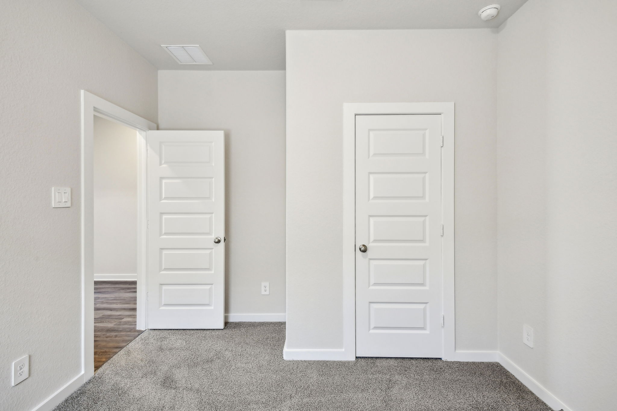 Houston - Wall Street Village - 6302 Brazos Trl, Richmond, TX -  024