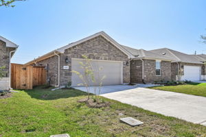Houston - Wall Street Village - 6302 Brazos Trl, Richmond, TX -  002