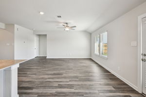 Houston - Wall Street Village - 6302 Brazos Trl, Richmond, TX -  008