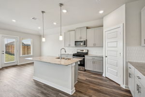 Houston - Wall Street Village - 6302 Brazos Trl, Richmond, TX -  013