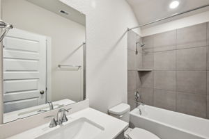 Houston - Wall Street Village - 6302 Brazos Trl, Richmond, TX -  018
