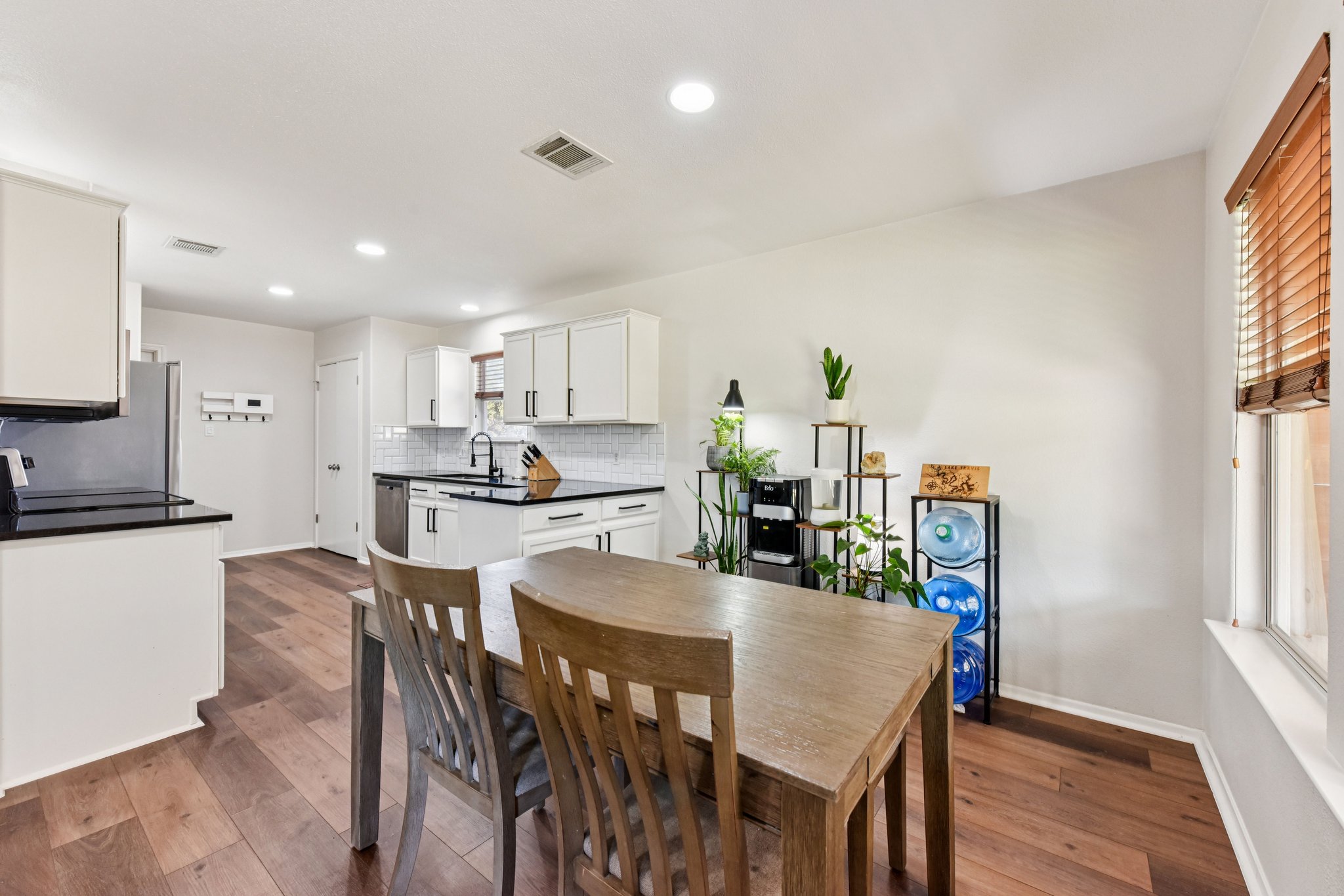 La Mesa St-S1702-012.jpg