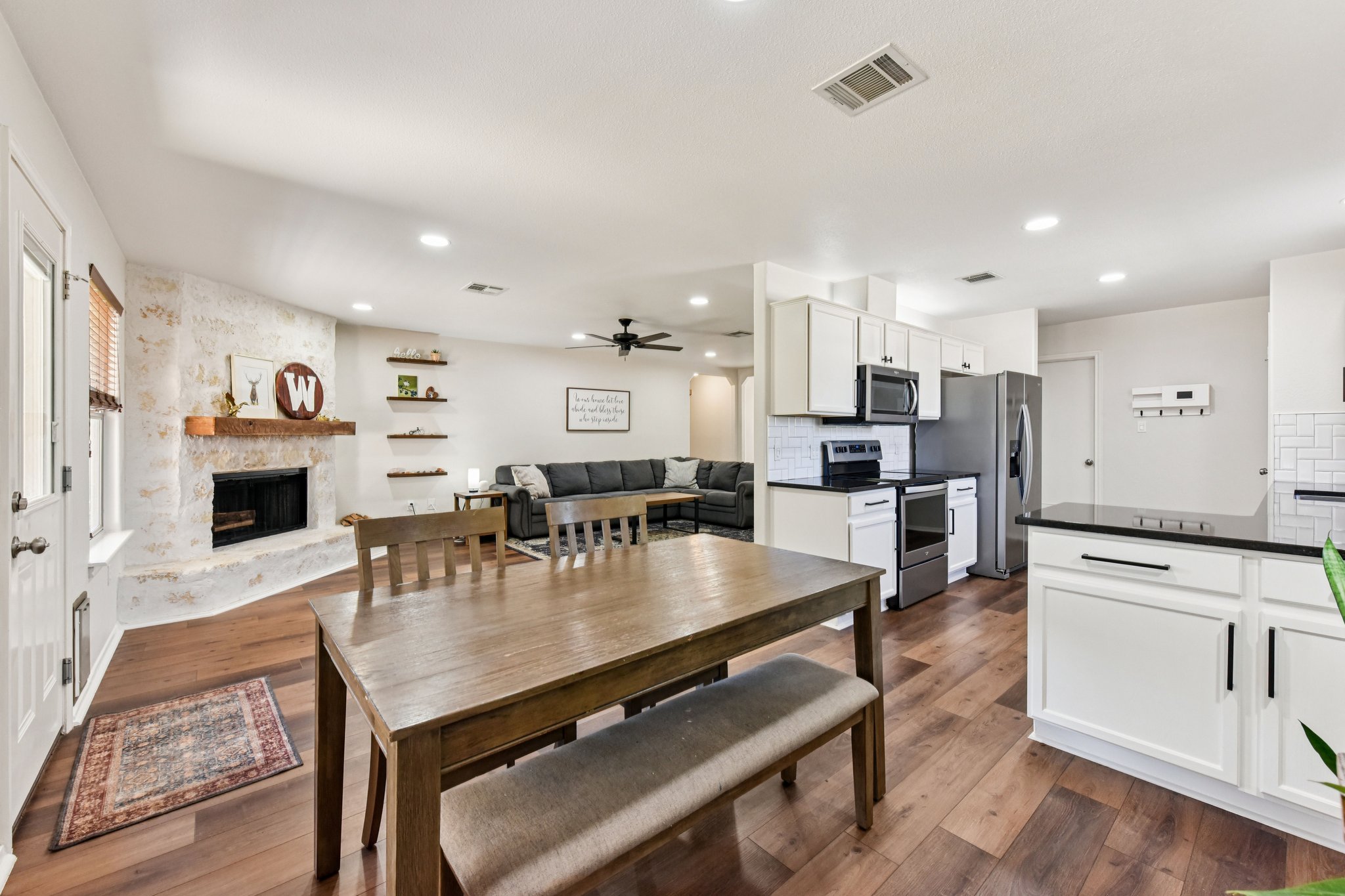 La Mesa St-S1702-013.jpg