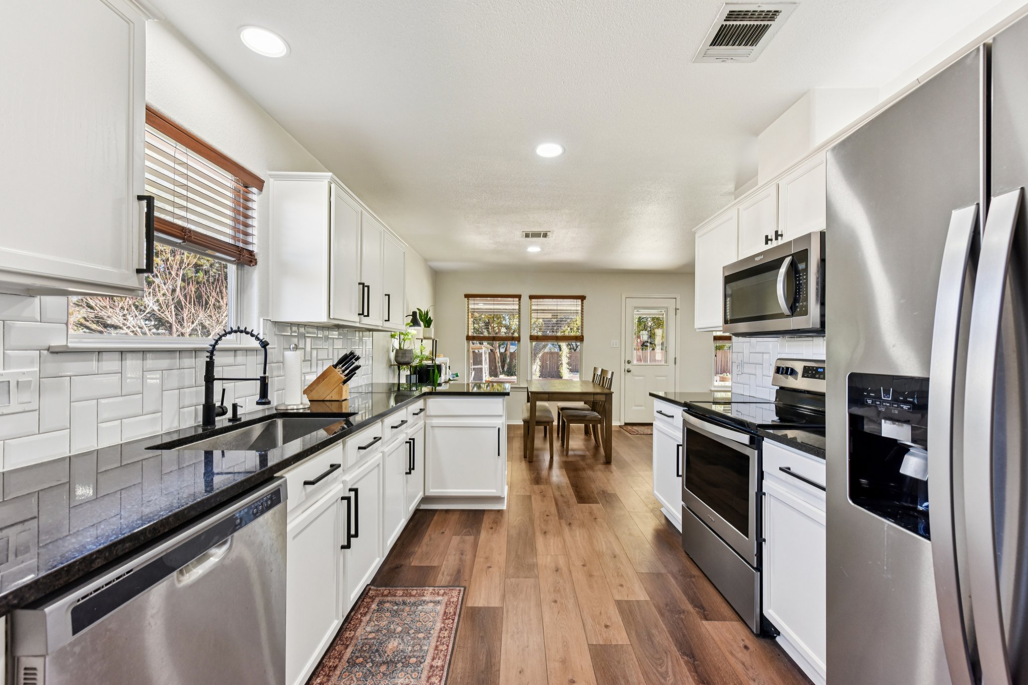 La Mesa St-S1702-016.jpg