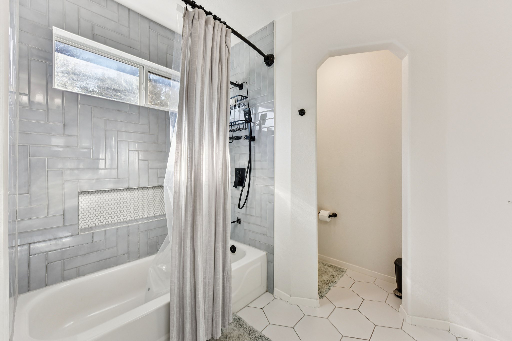 La Mesa St-S1702-034.jpg