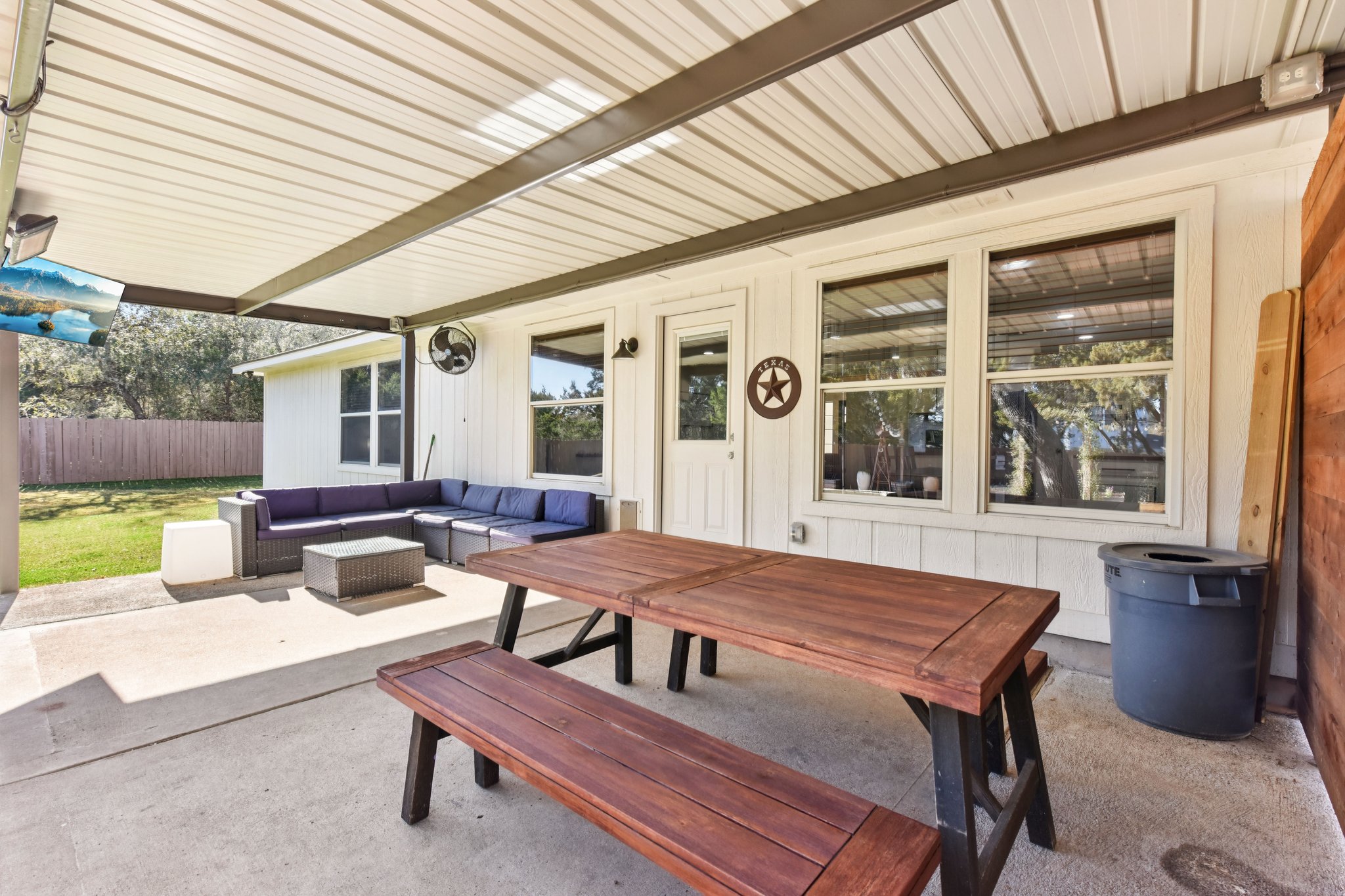 La Mesa St-S1702-042.jpg