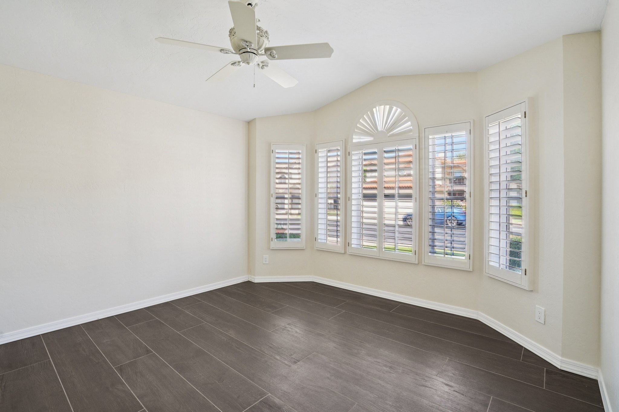 W Melinda Ln-L1303-006.jpg