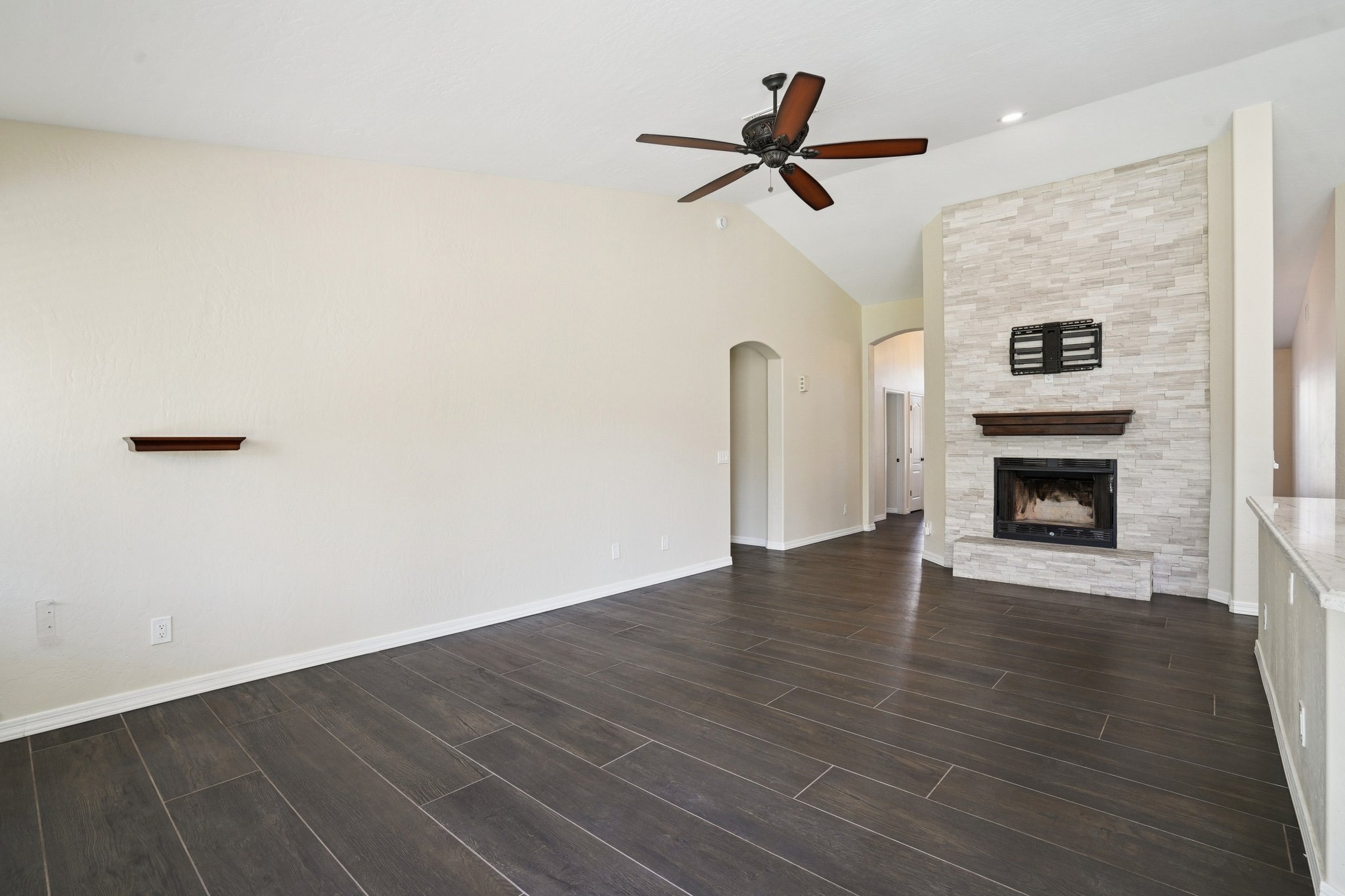 W Melinda Ln-L1303-008.jpg